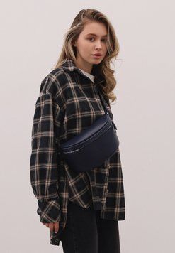 Шкіряна поясна сумка Explorer S темно-синя TW-Explorer-S-dark-blue фото
